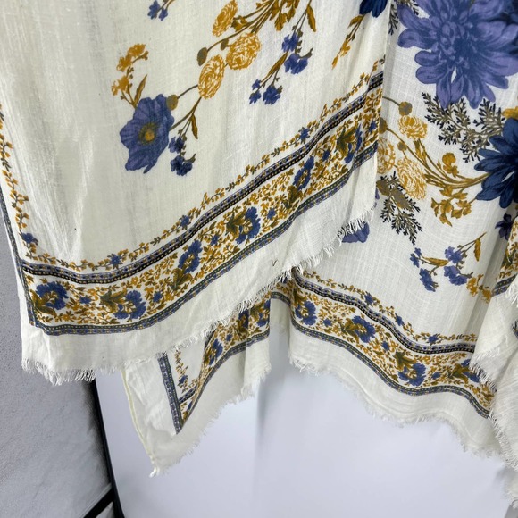 American Eagle Outfitters Poncho Cardigan Fringe Light Weight Floral One Size - Picture 6 of 9